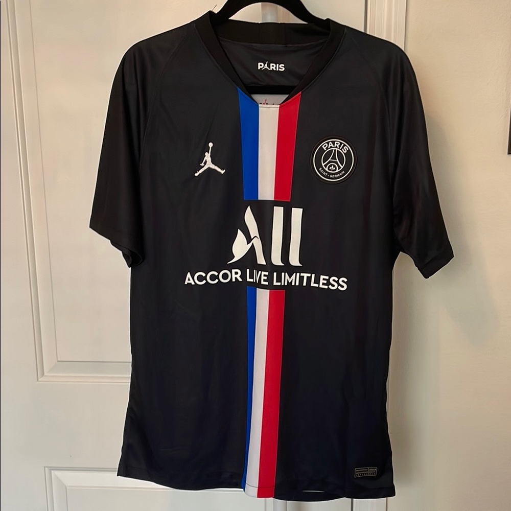 Paris Saint-Germain Jordan Team Jersey NWOT